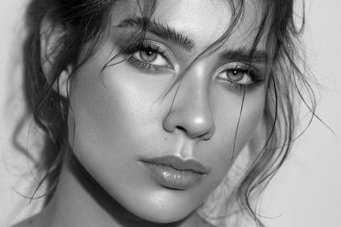 brow-a-holic. regrow your own brows